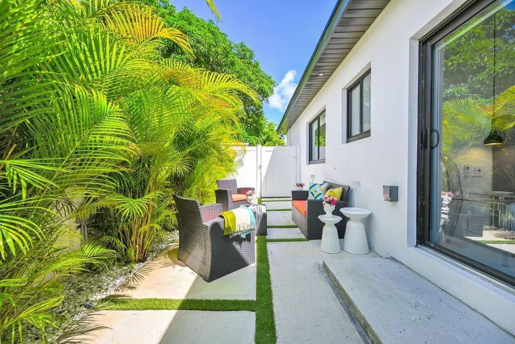 Modern Private Oasis By Design District & Wynwood Apartment
